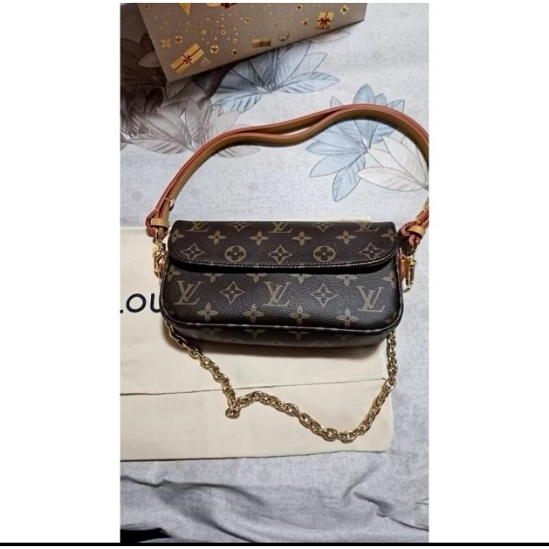 Lv ivy monogram 2023