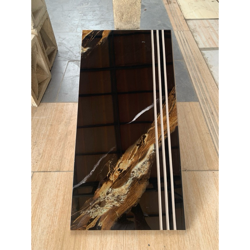 Granite anak tangga 30x60cm Devany black gold