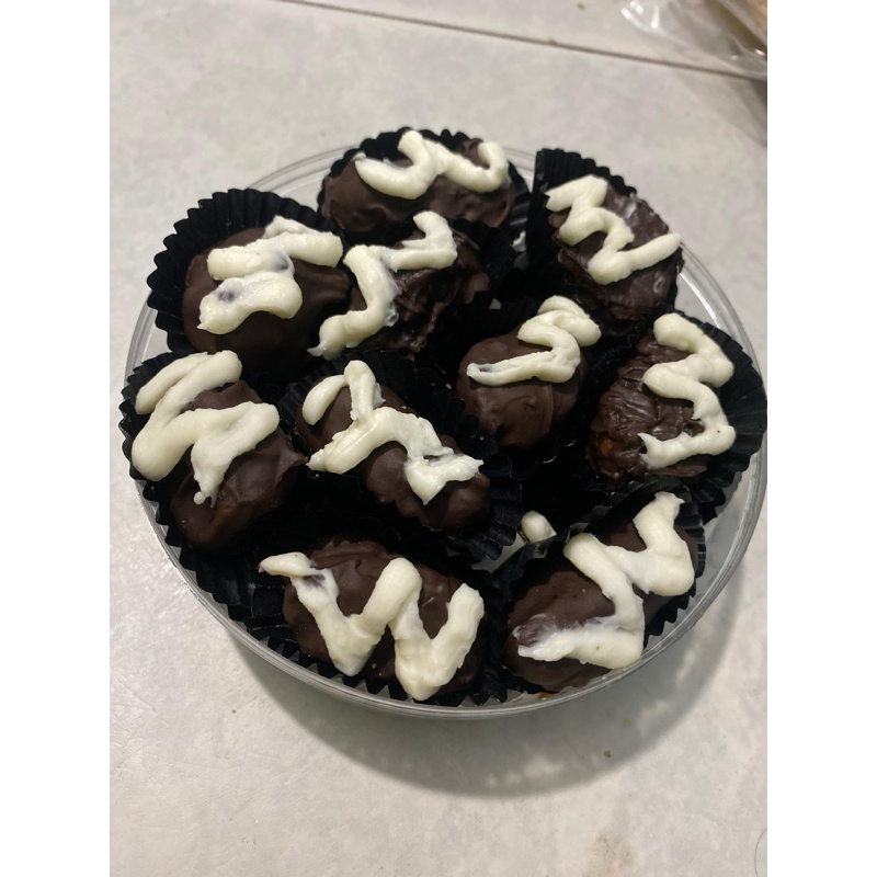 

Kurma Cokelat