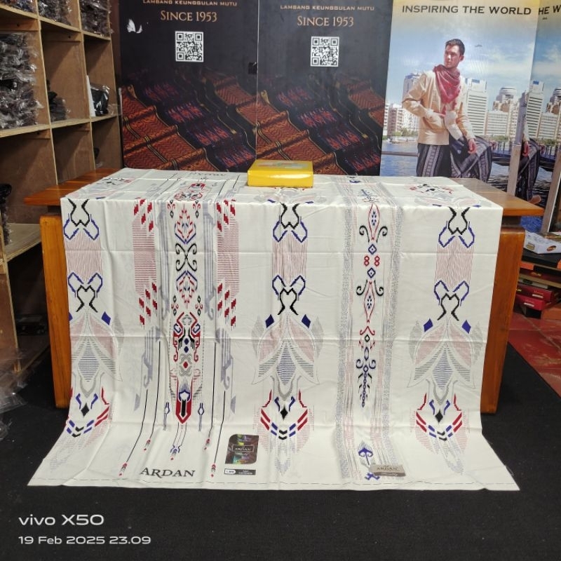 SARUNG ARDAN FAMILY PUTIH TERMURAH