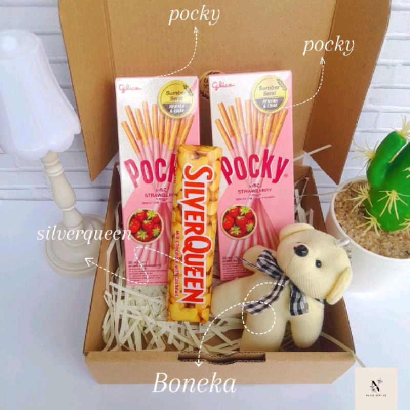 

kado hampers/Gift box coklat silverqueen dan pocky kado untuk pacar kado hampers ulang tahun,valentine,graduation,pesta,anniversary dll free kartu ucapan