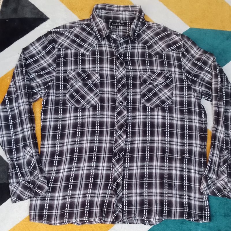 Kemeja Lengan Panjang Motif Unik