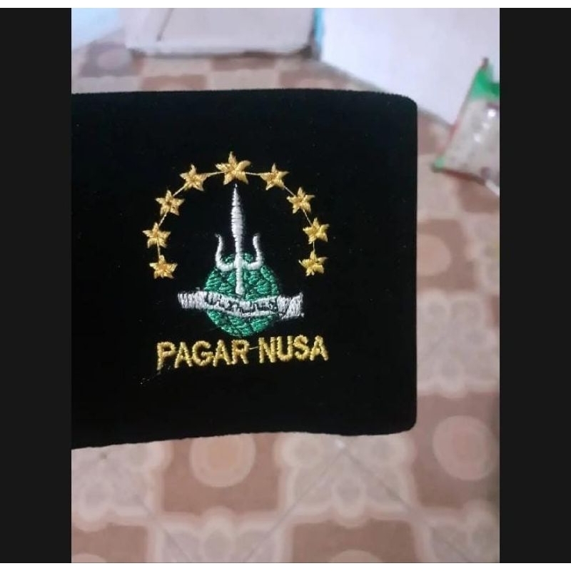 Peci custom logo bebas