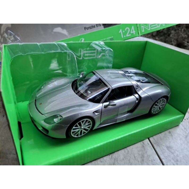 Diecast miniatur porsche porse porce 918 spyder spider welly nex 1:24 mobil balap bahan besi. cocok 