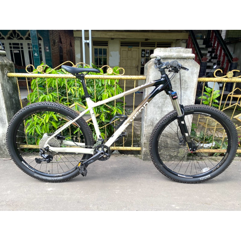 POLYGON XTRADA 6 L 27.5 2nd