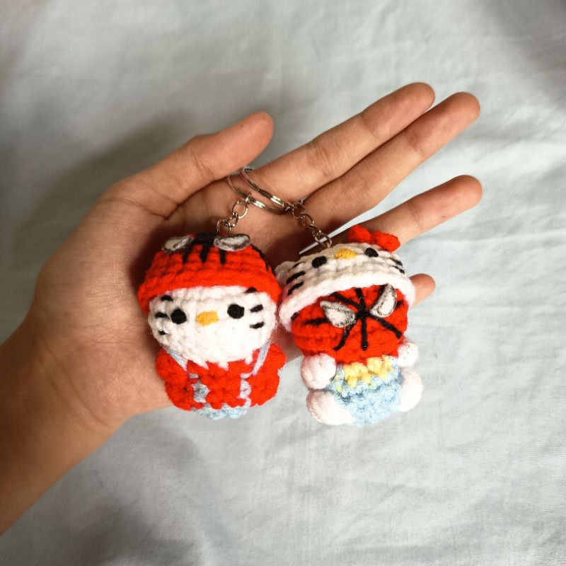 Cloudy crochet - Keychain couple - Spiderman kitty keychain couple