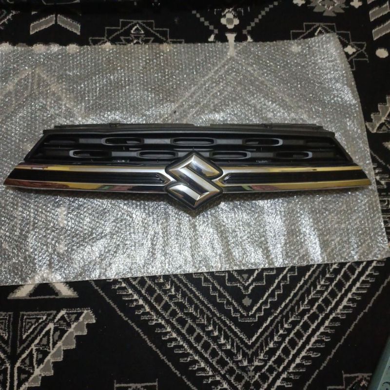 GRILL SUZUKI XL7 ORIGINAL