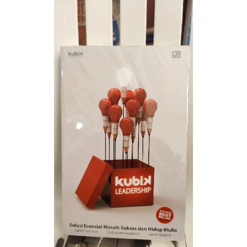 buku kubik leadership "solusi esensial meraih sukses dan hidup mulia" - farid poniman