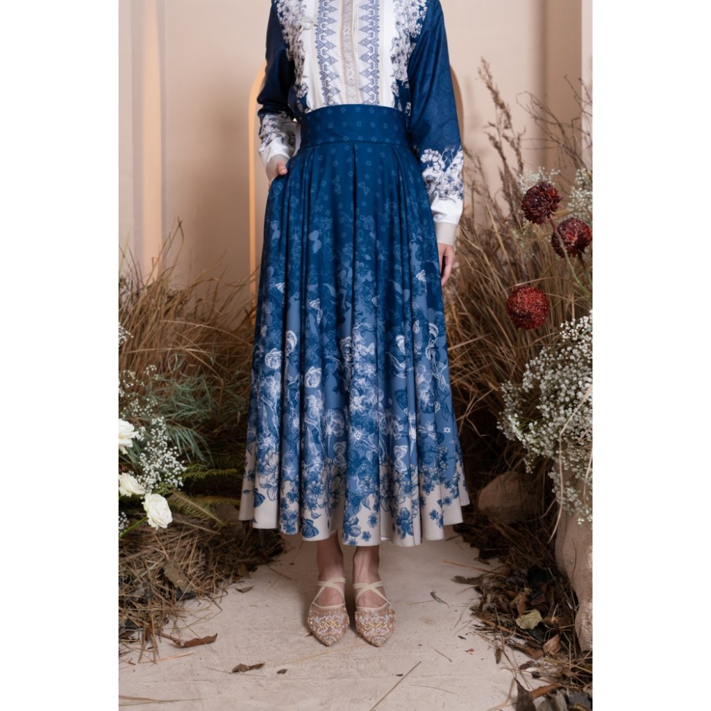 Medinela Skirt Wearing Klamby