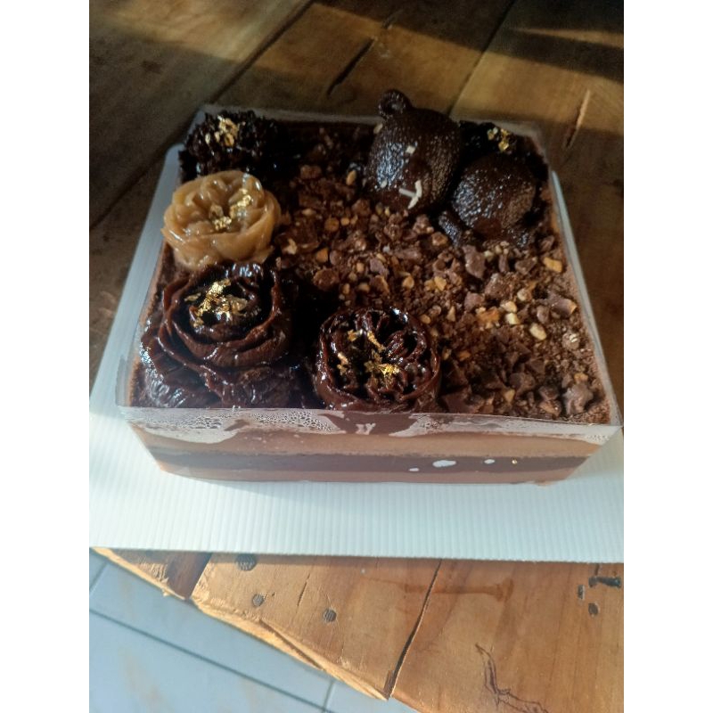 

puding coklat beruang tidur dengan topping coklat Silverqueen