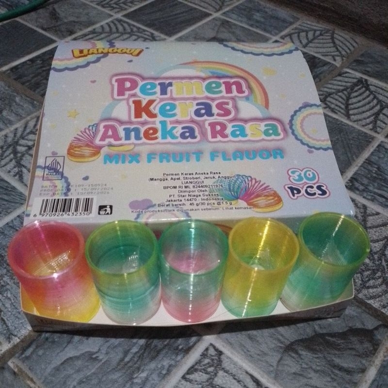 

permen keras isi 30 pcs dan mainan anak