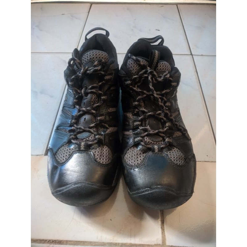 sepatu second outdor keen