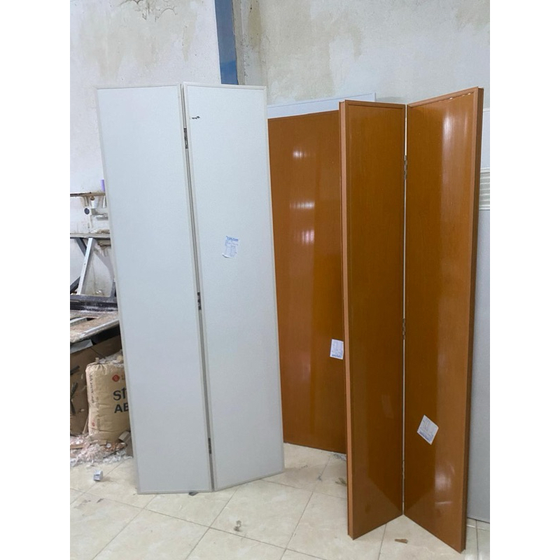 Pintu lipat + packing kayu