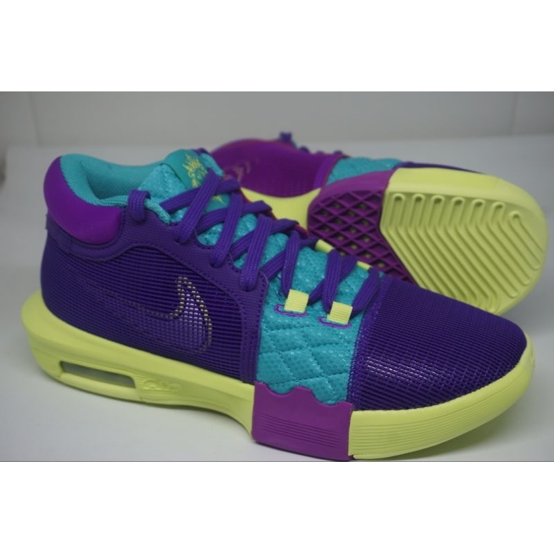 NIKE LEBRON WITNESS VIII EP