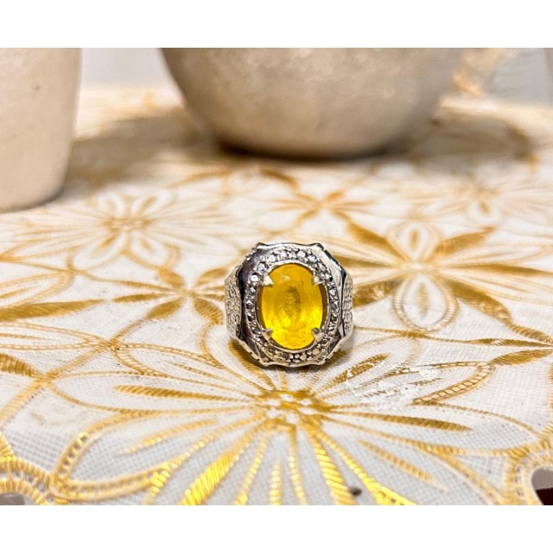 natural yellow sapphire