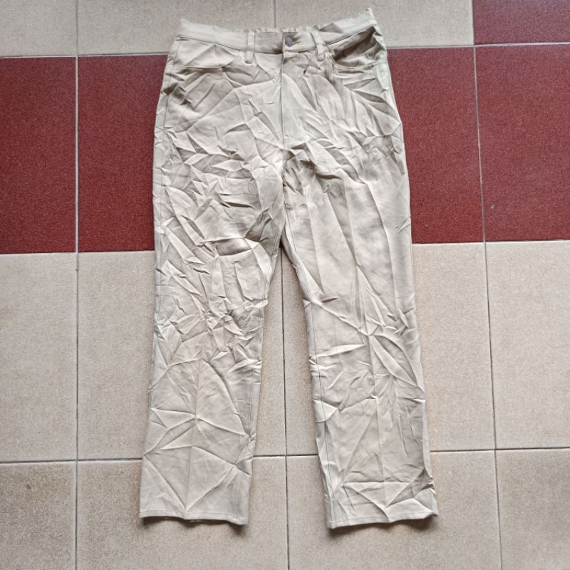 celana panjang GU coklat susu m