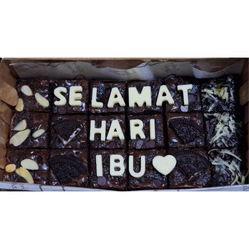 

RB Custom Tulisan Fudgy Brownies khusus instant / sameday