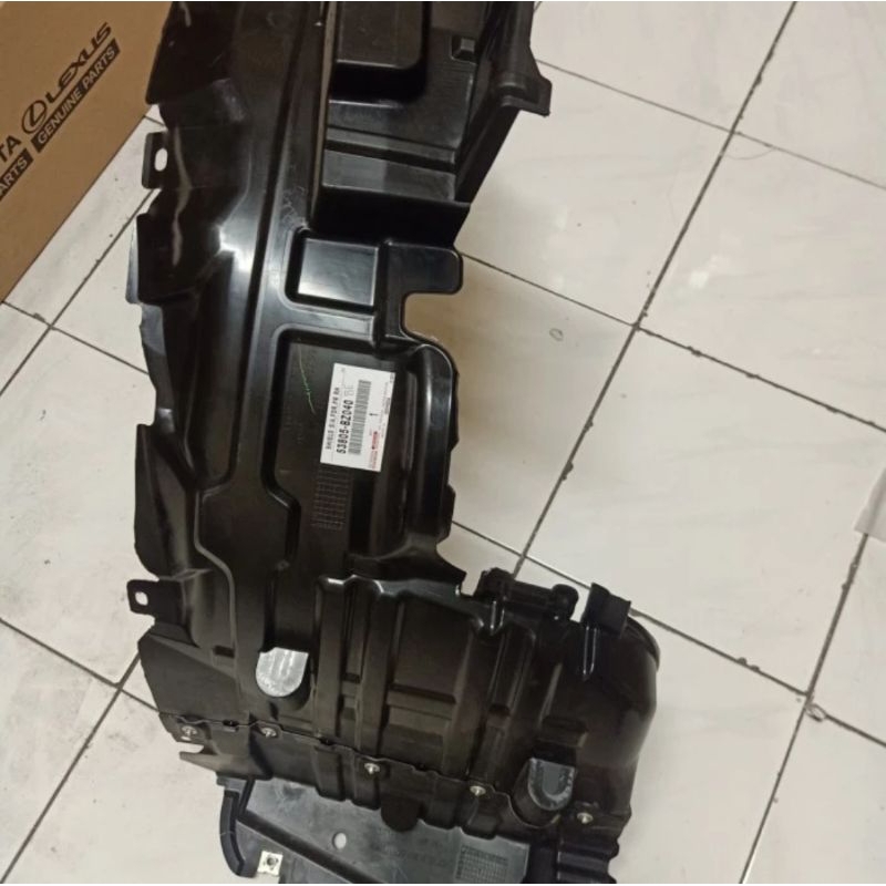 LINNER Linner Fender spakbor Avanza Veloz 2012/2015 original