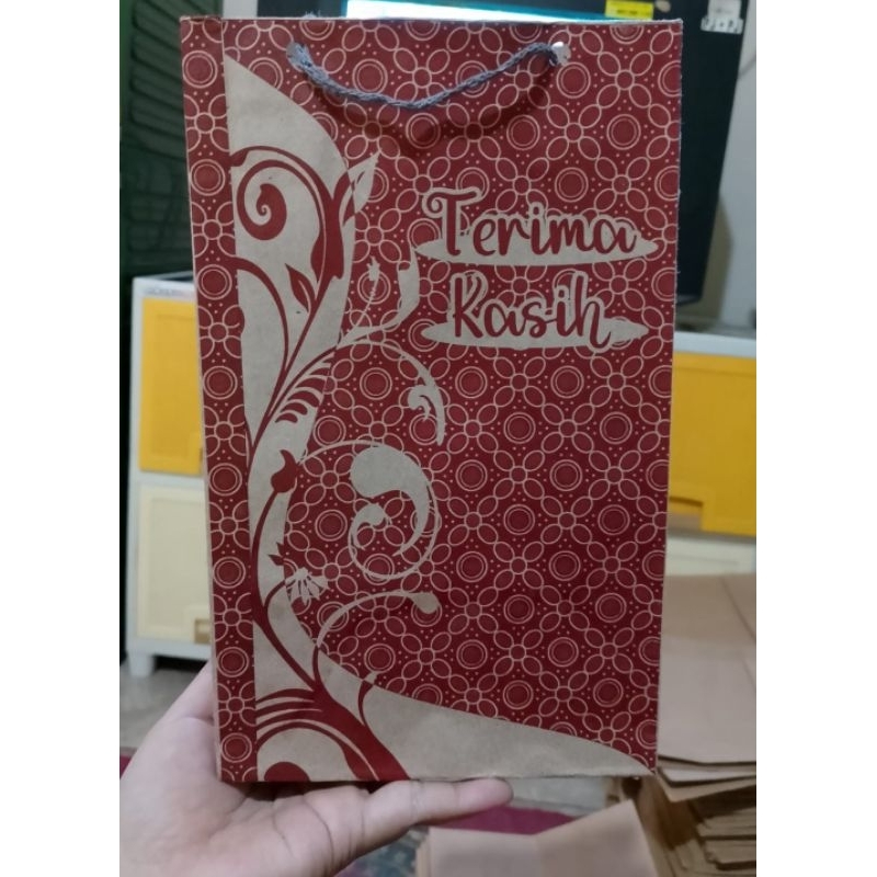 

tas souvenir kertas motif ukuran wafer 15x8x25cm/1lsn isi 12pcs