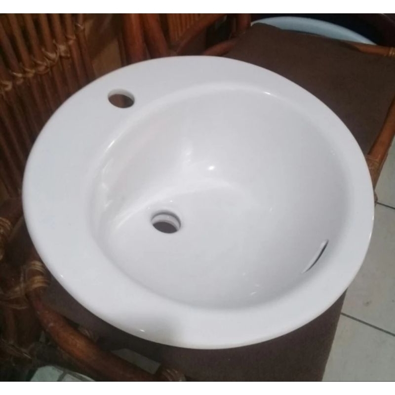 Wastafel Toto L 568 V3 Wastafel Toto tanam atas meja l568v3 ( bodi only )