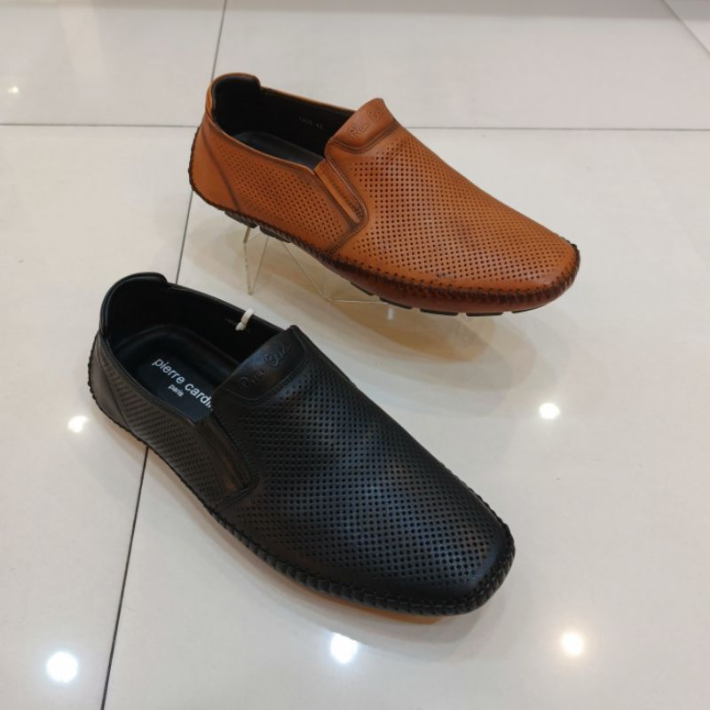 Sepatu Slip on pria kulit Pierre cardin 1605