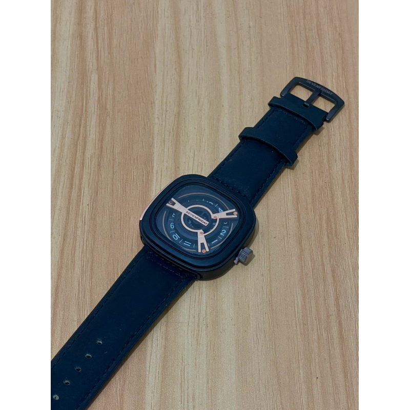 JAM TANGAN PRIA SEVEN FRIDAY