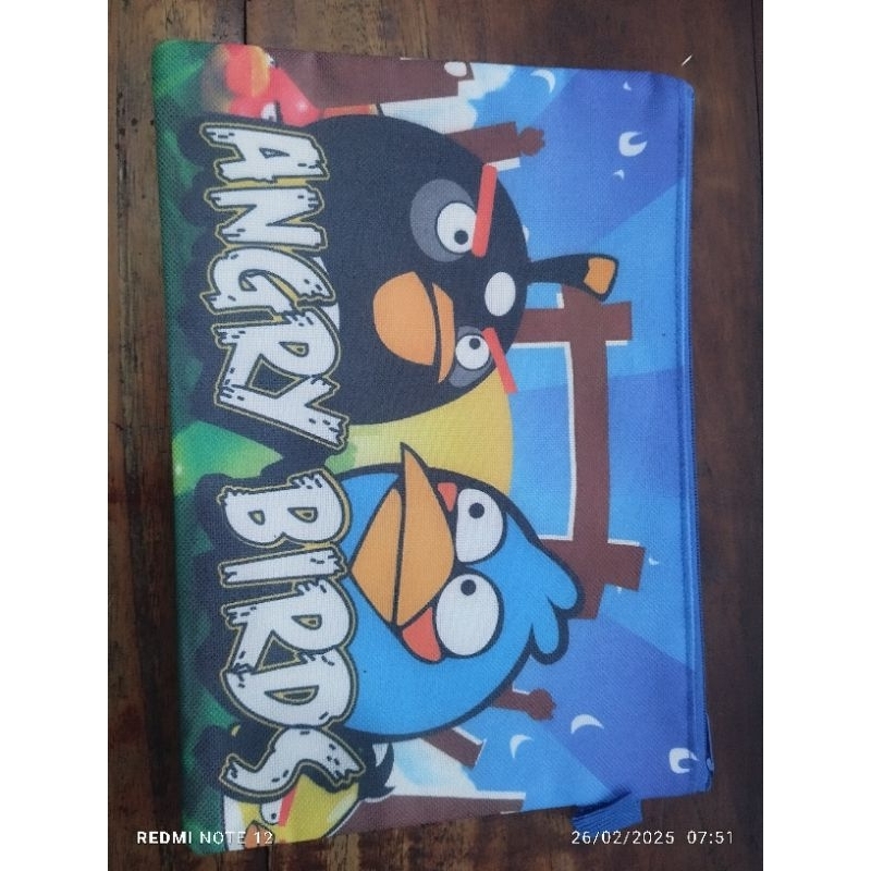 

Tepak kain AngryBird