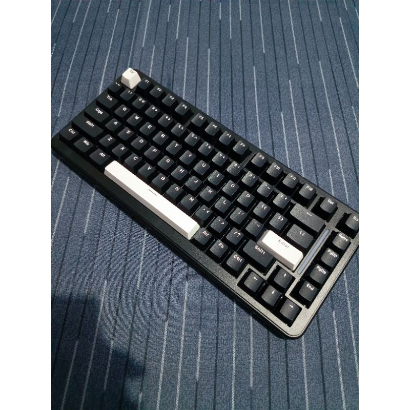 (BRAND NEW) Keycaps Vortex Mono 75
