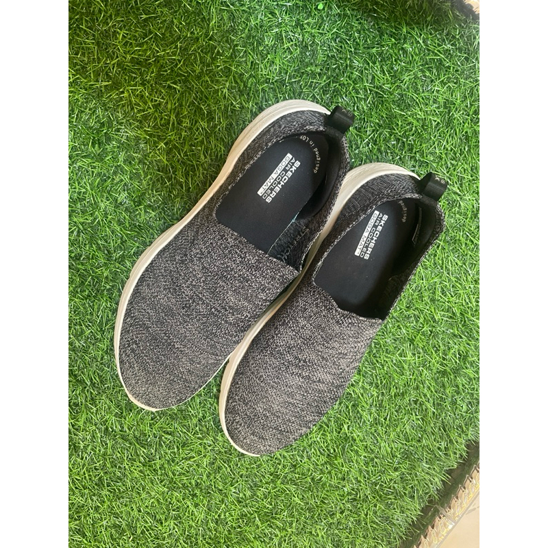 PRELOVED SKECHERS size 38 (like new)