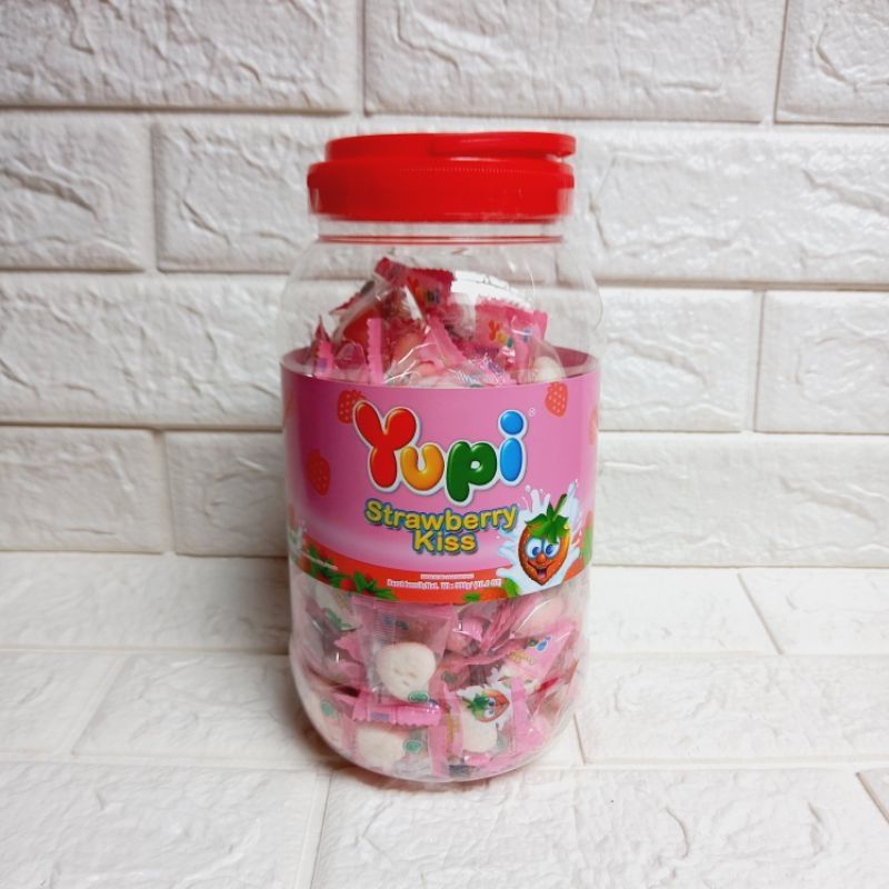 

Star {ECER 1 TOPLES} Permen Yupi Strawberry Kiss Jar 300gr / Bolicious Mix Jar 250gr