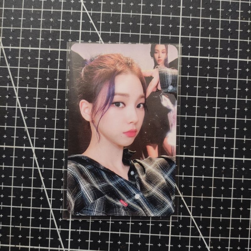 photocard Karina KMS Girls round 1 selca