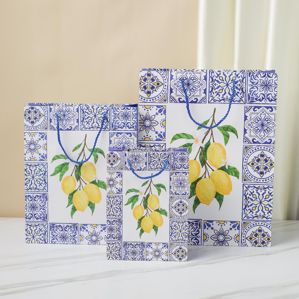 

Nexxio Paper Bag Mewah Premium Plus Pita / Paperbag Premium / Paper Bag Marmer / Kado Kertas Kantong / Paper Bag Kertas Karton Dengan Pita Aneka Motif/Paper Bag Eid/Birthday/Gift