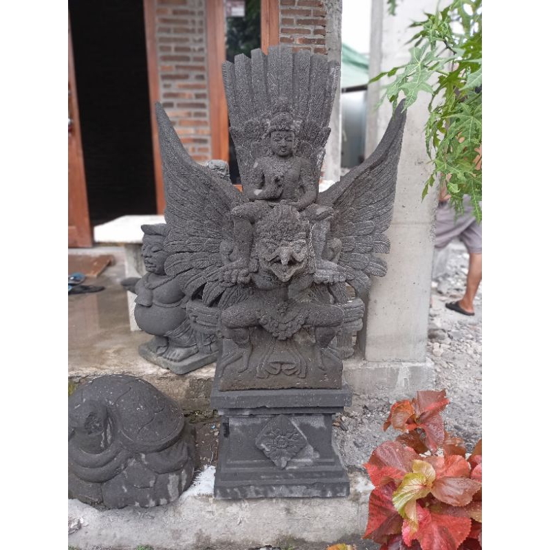 patung Garuda Wisnu kencana