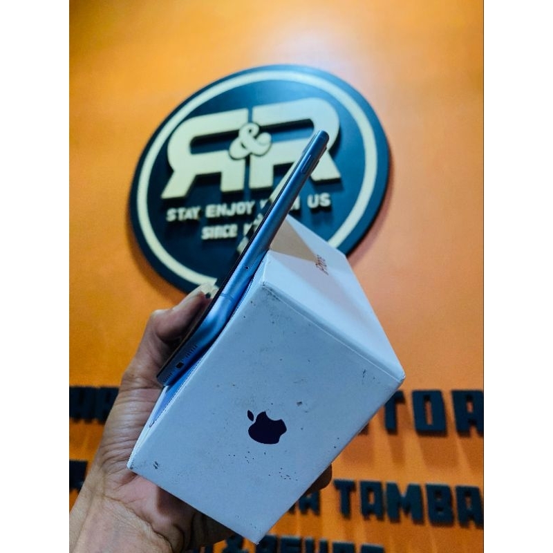iPhone 11 64GB inter like new