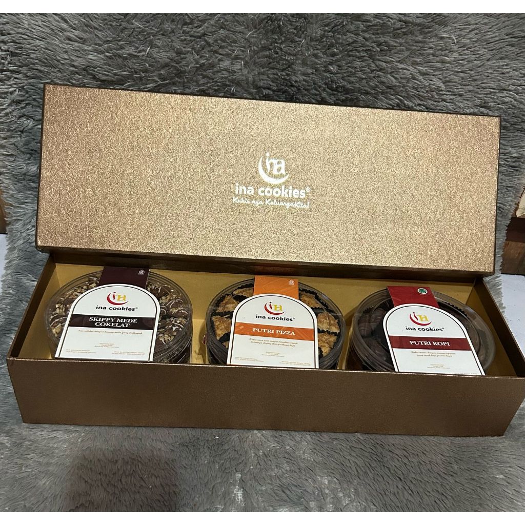 

Box Hampers Toples Kue 500gr isi 3 Coklat (box only)