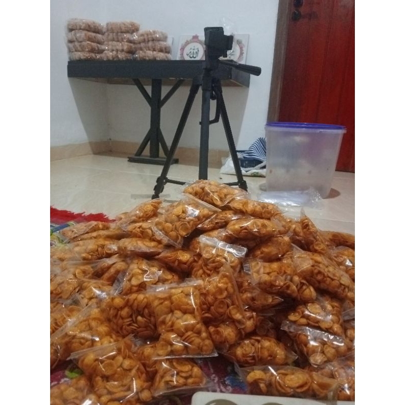 

cemilan bantet pedas krupuk mangkuk bantet