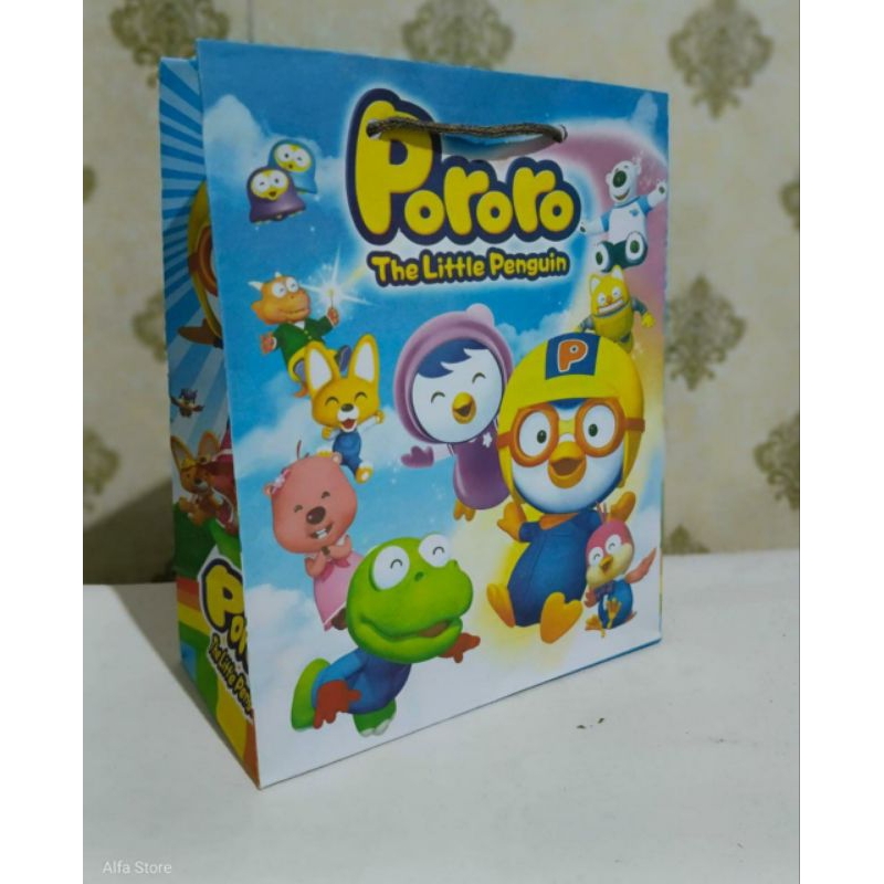 

Paperbag tas kertas karakter ulangtahun murah ukuran 20x10x25