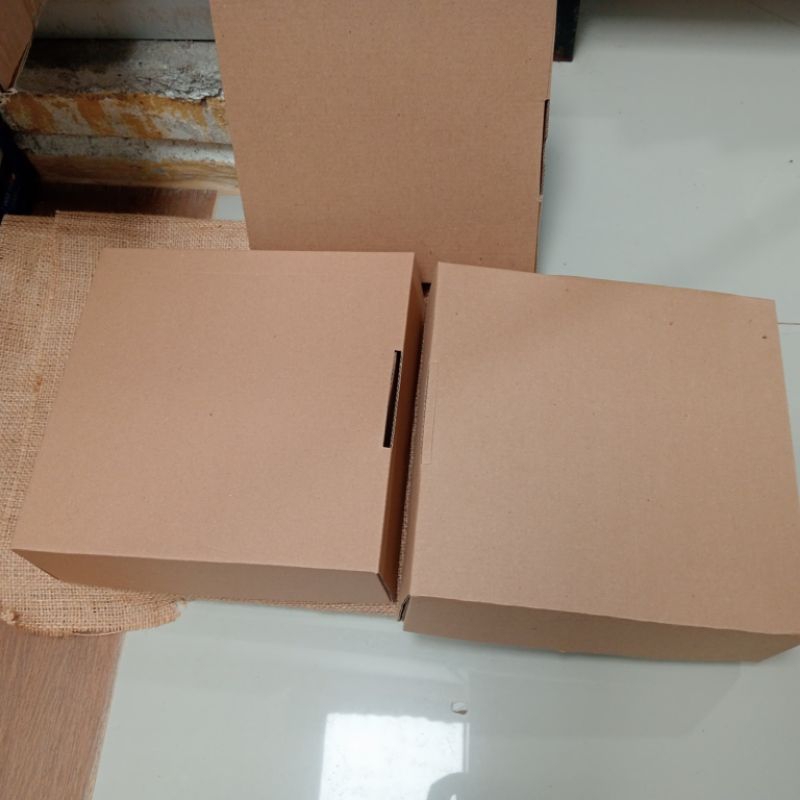 

Box Hampers Kardus