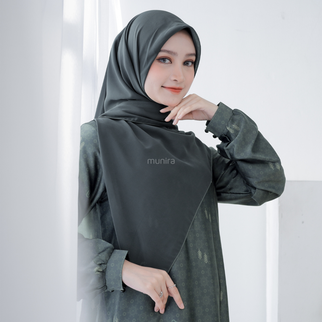 UKHTI MUNIRA - Ella Segi empat Instan Polos