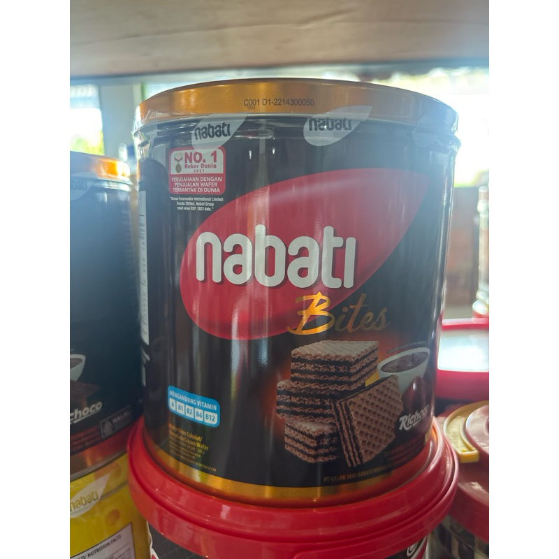 

nabati wafer coklat kaleng