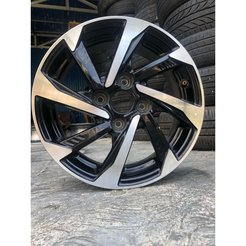 Velg serep ori new sigra R14 PCD 4/100 kondisi bekas masih mulus