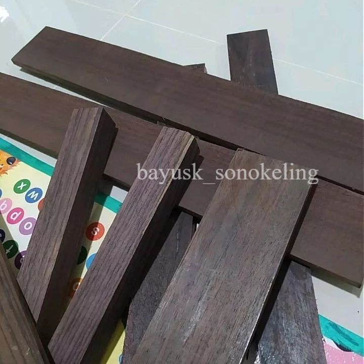 Bahan kerajinan kayu sonokeling galih