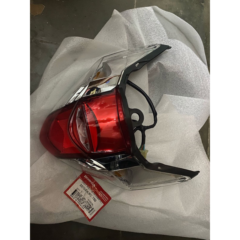 lampu belakang stoplamp Assy HONDA REVO AT ORIGINAL AHM 3370A-KWZ-750 revo matic