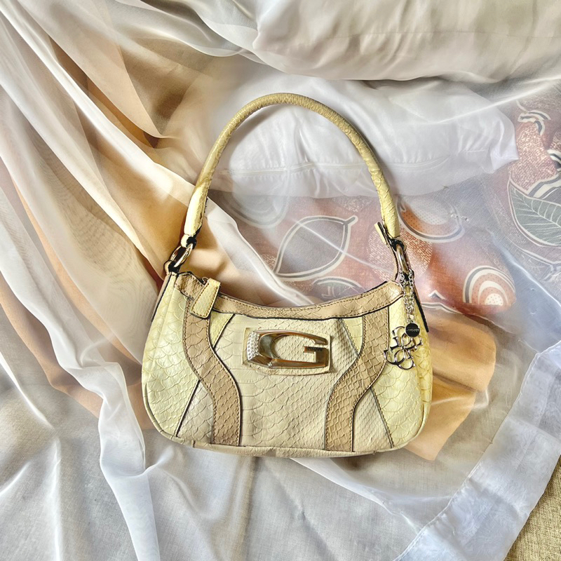 Preloved GUESS Shoulder Bag Vintage Y2K