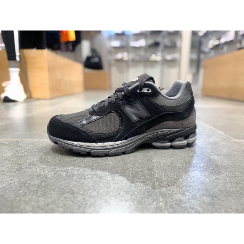 New Balance 2002R Triple Black