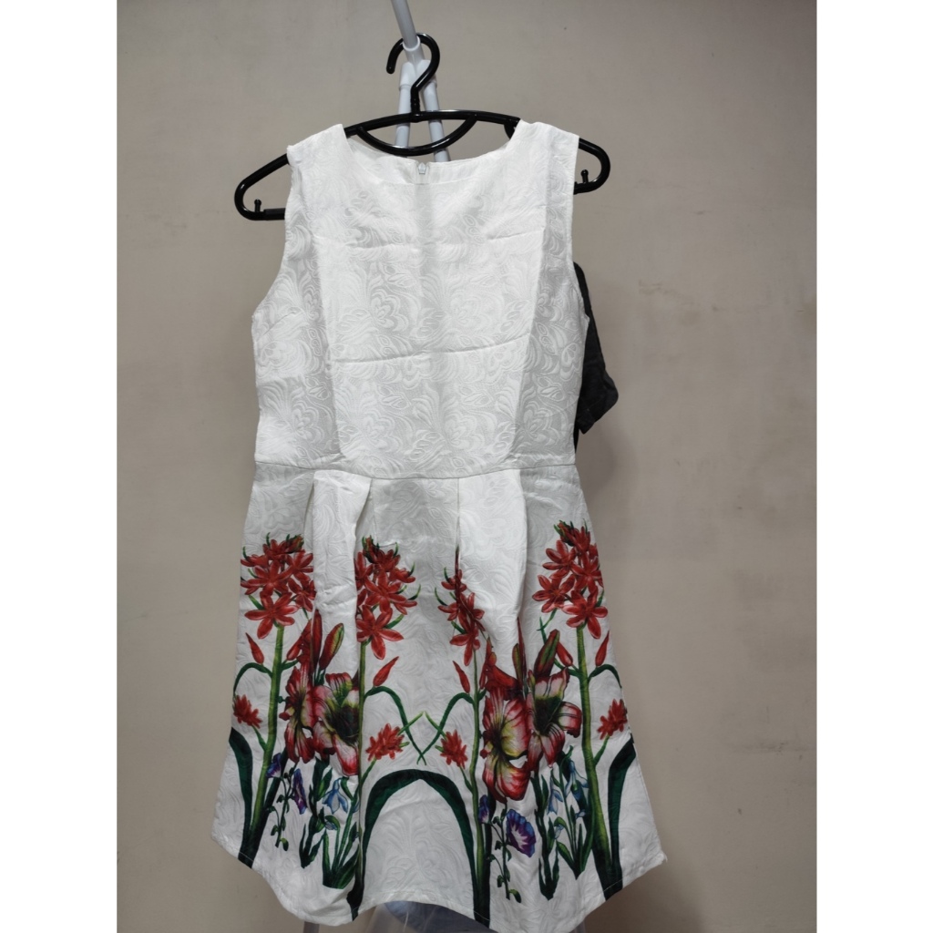Dress/ Gaun Wanita/ Terusan Wanita Putih Motif Bunga Preloved