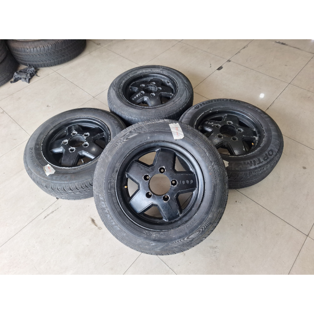 Velg Mobil Bekas JEEP R15X7 H5X139,7 BAN 205 70 R15