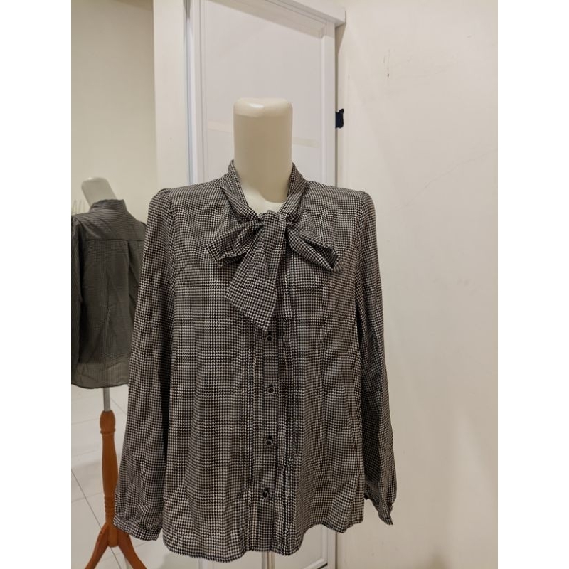 

preloved kemeja brand glacier size M