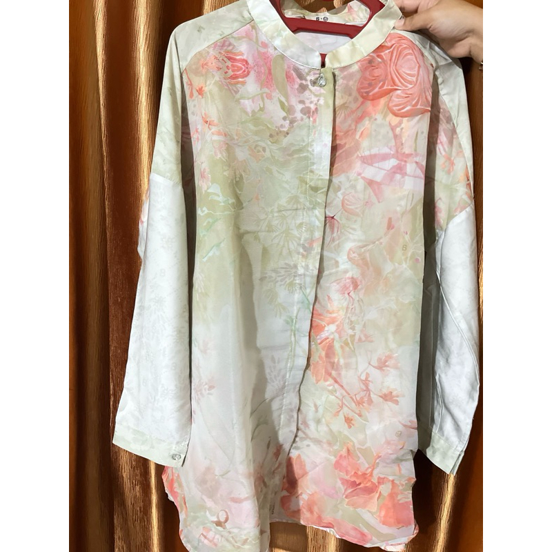 Valvia top Buttonscarves x Riamiranda