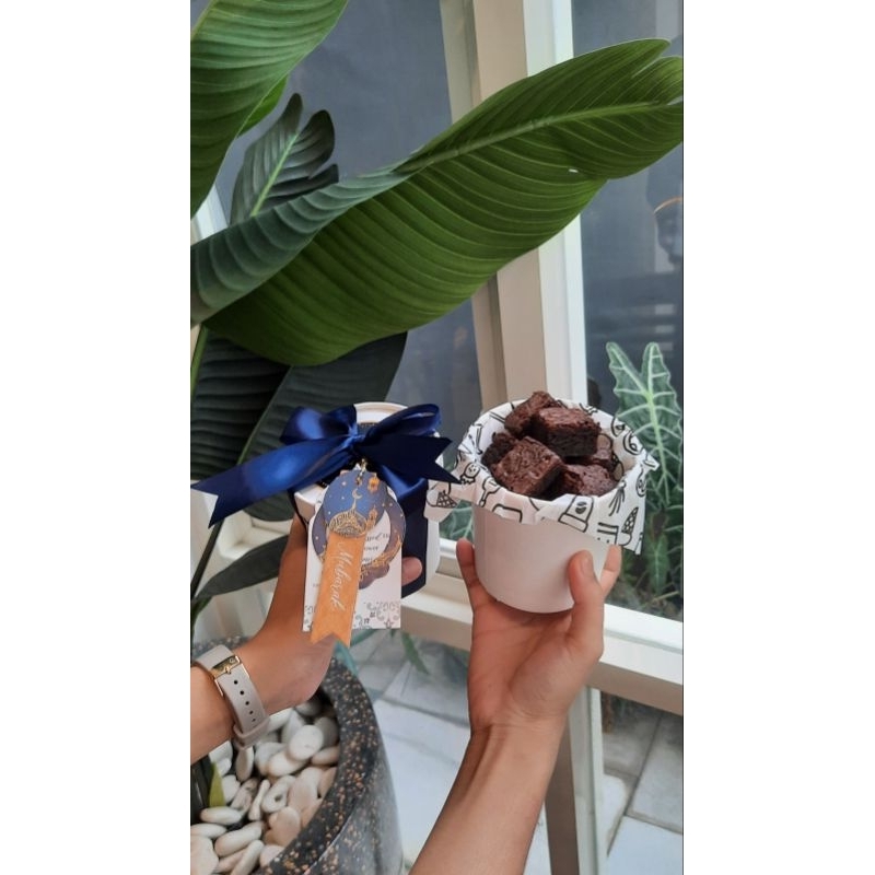 

Hampers Lebaran Brownies Bites - COOKIENTA
